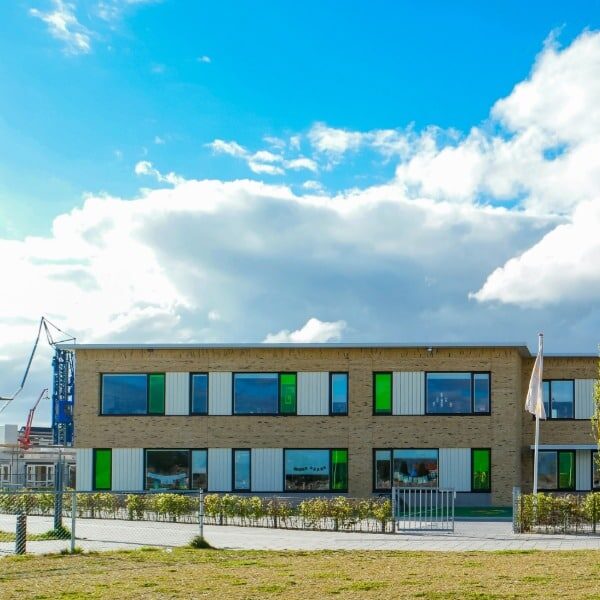 A 2 storey school building