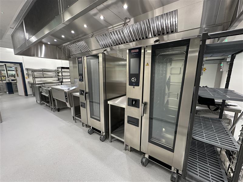 New kitchen equipment for a school kitchen
